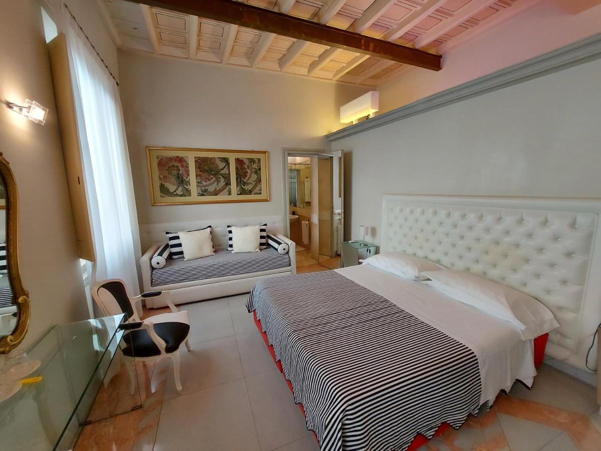 Residenza Al Corso Suites โรม ภายนอก รูปภาพ