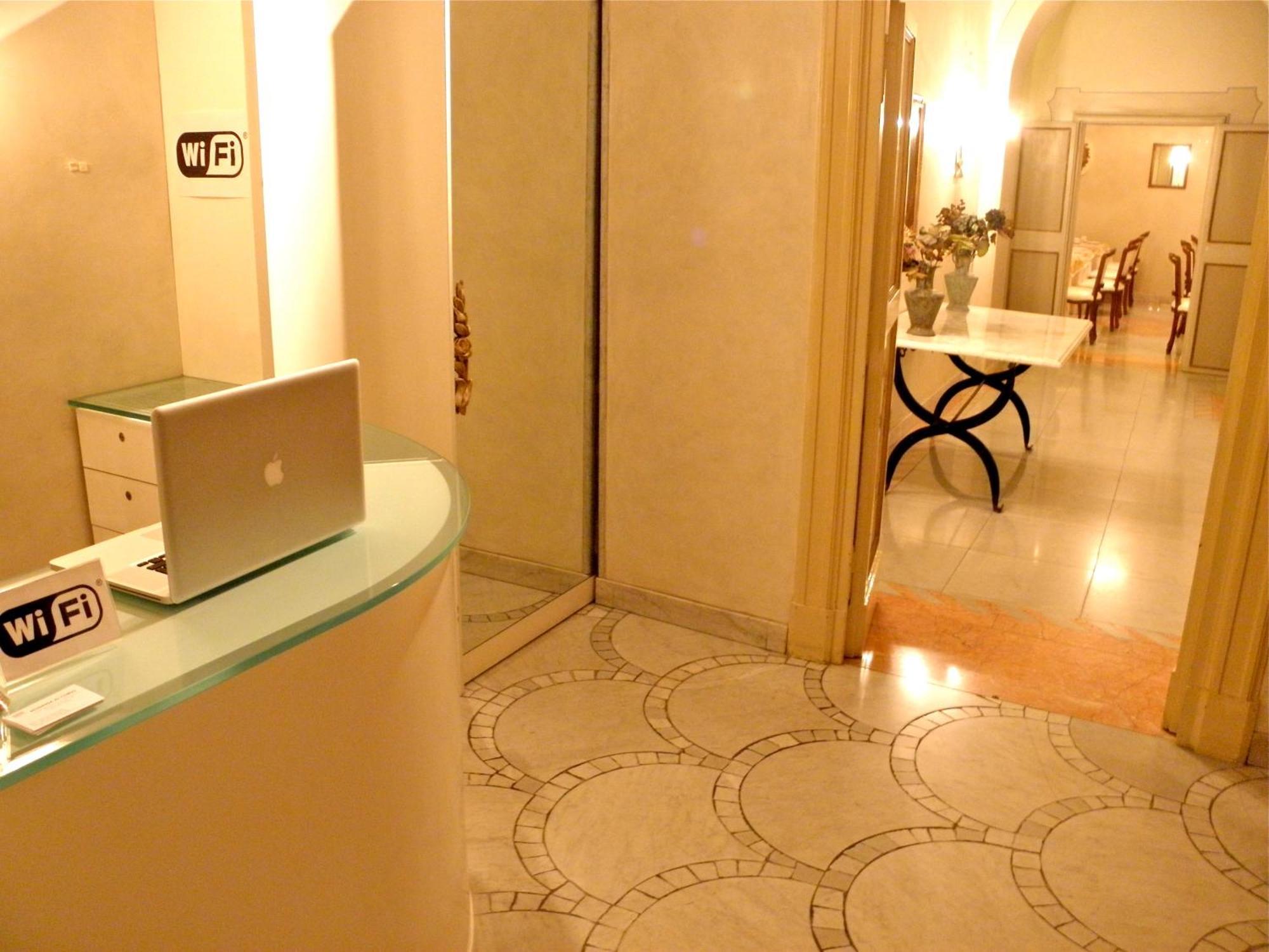 Residenza Al Corso Suites โรม ภายนอก รูปภาพ