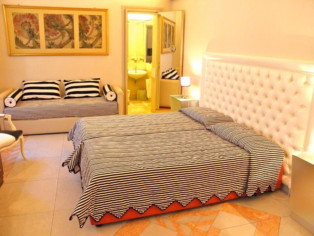 Residenza Al Corso Suites โรม ภายนอก รูปภาพ